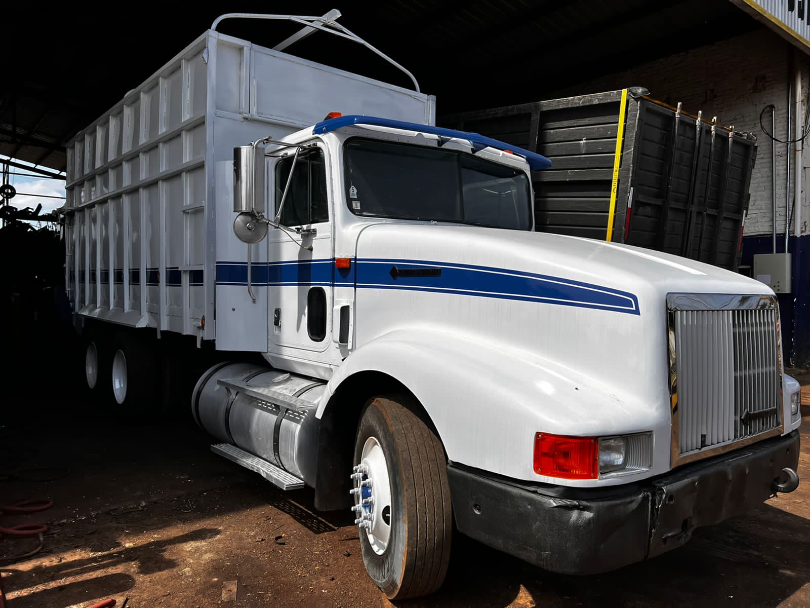 camion-international-caja-de-bandas